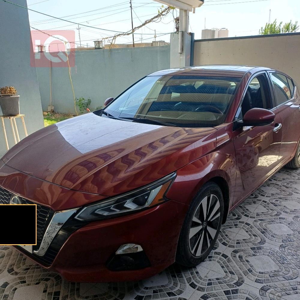 نيسان ألتيما